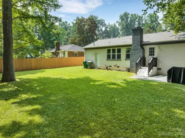 3425 Donovan PL, Charlotte, NC 28215