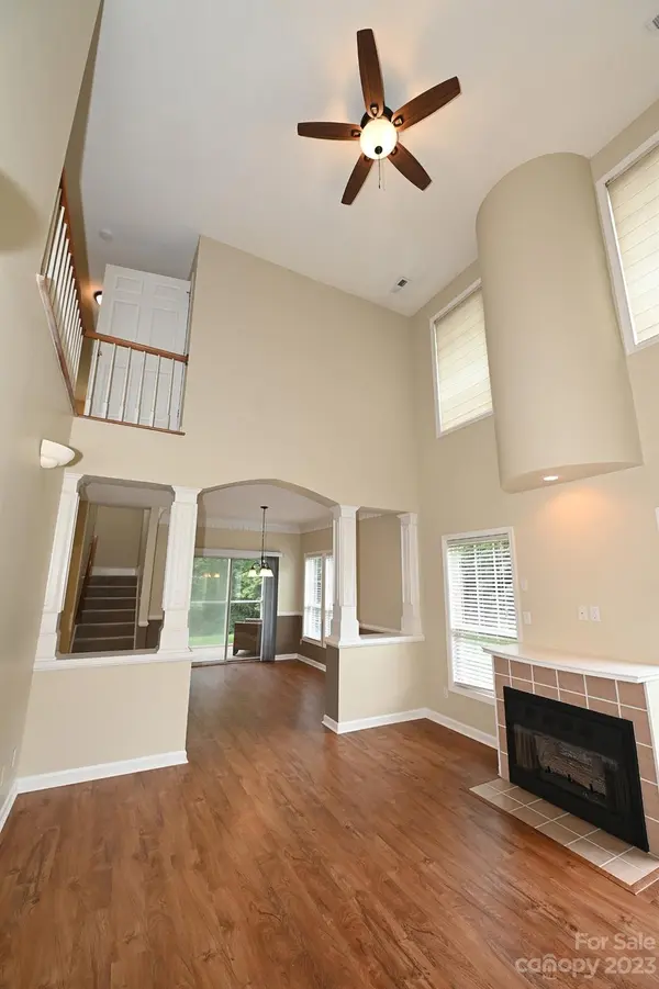 823 41st Avenue DR NE, Hickory, NC 28601