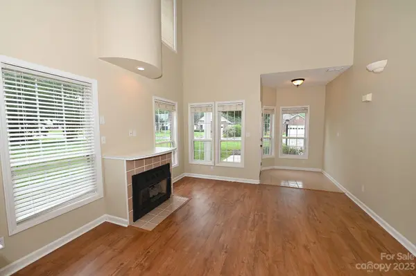 823 41st Avenue DR NE, Hickory, NC 28601