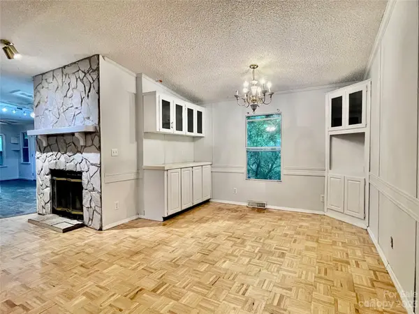 207 Leigh Anne LN, Horse Shoe, NC 28742