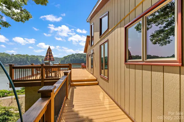 6342 Mountainside DR, Hickory, NC 28601