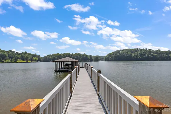 6342 Mountainside DR, Hickory, NC 28601