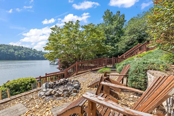 6342 Mountainside DR, Hickory, NC 28601