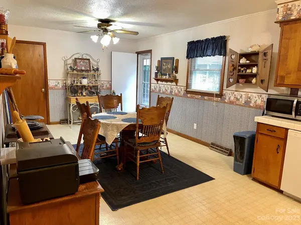 1247 Springhaven CIR, Albemarle, NC 28001