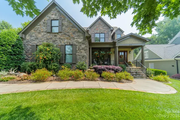 19114 Golden Bear CIR, Davidson, NC 28036