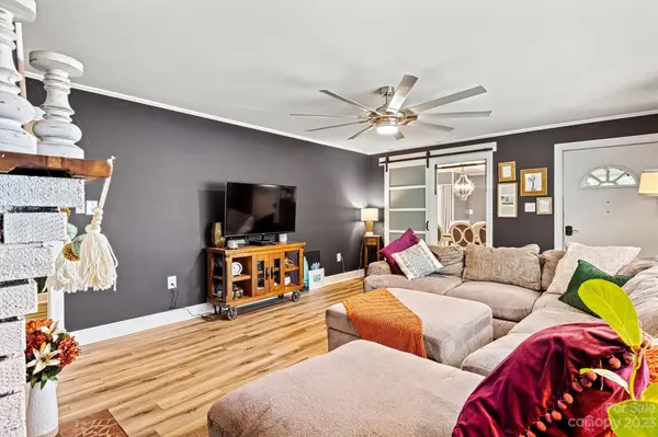 1011 E Klutz ST, Maiden, NC 28650