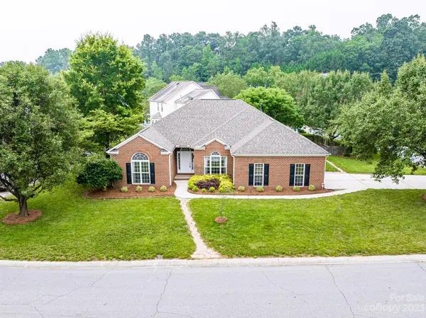 502 Roxanne CT NW, Concord, NC 28027