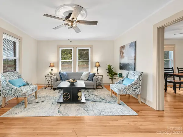 43 Ridgeway AVE, Etowah, NC 28729