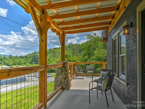 43 Ridgeway AVE, Etowah, NC 28729