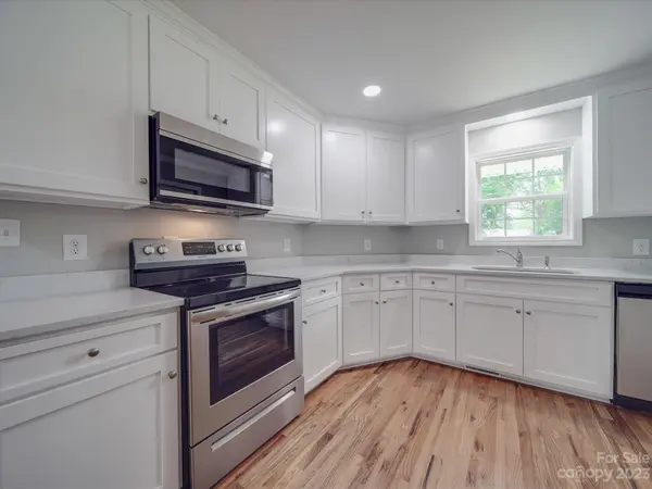 700 Cureton ST, Camden, SC 29020