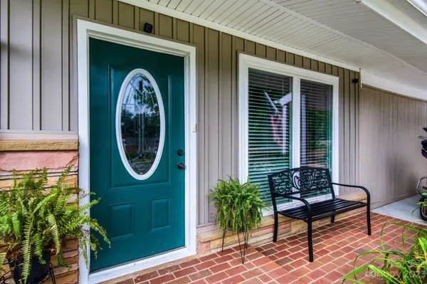 5225 Northview DR, Hickory, NC 28601