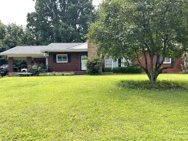 195 25th ST NW, Hickory, NC 28601