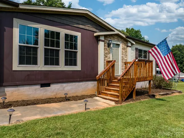 3770 Macklin ST, Claremont, NC 28610