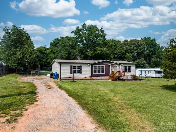 3770 Macklin ST, Claremont, NC 28610