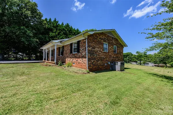 3876 Clay ST, Claremont, NC 28610