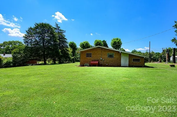 93 Telephone Exchange RD, Hickory, NC 28601