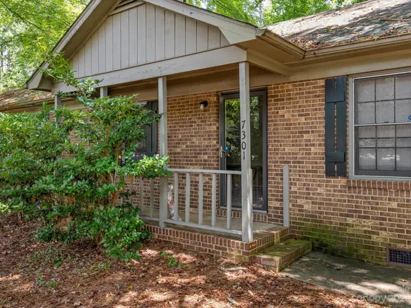 1061 Pineborough RD, Charlotte, NC 28212