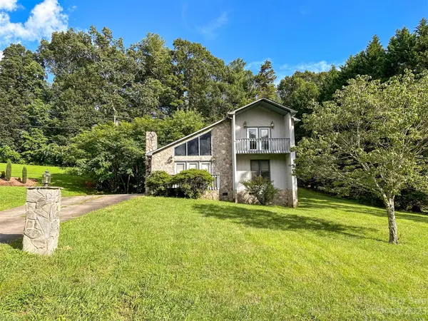 4451 Magnolia LN, Hudson, NC 28638