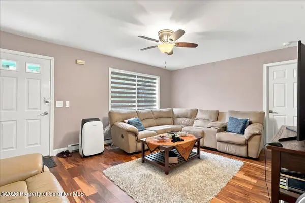 1412 Woodview TER, Lake Ariel, PA 18436