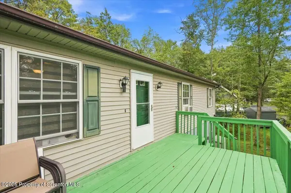1412 Woodview TER, Lake Ariel, PA 18436