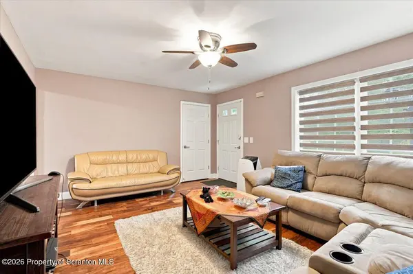1412 Woodview TER, Lake Ariel, PA 18436