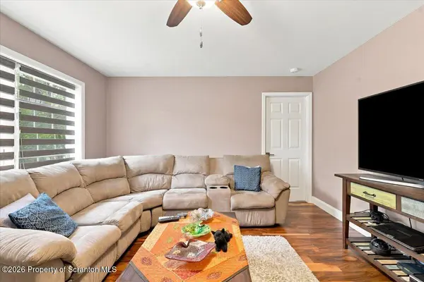 1412 Woodview TER, Lake Ariel, PA 18436