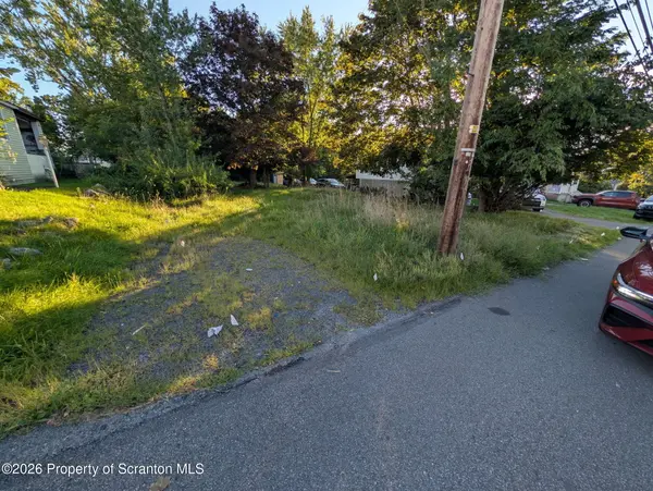 1338 E Elm ST, Scranton, PA 18505