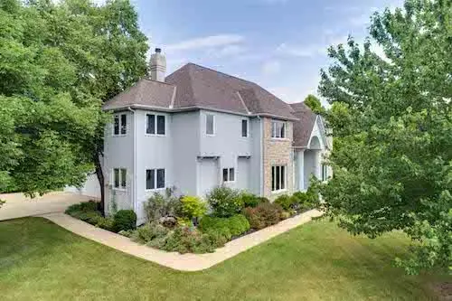 11400 W 176th TER, Overland Park, KS 66221