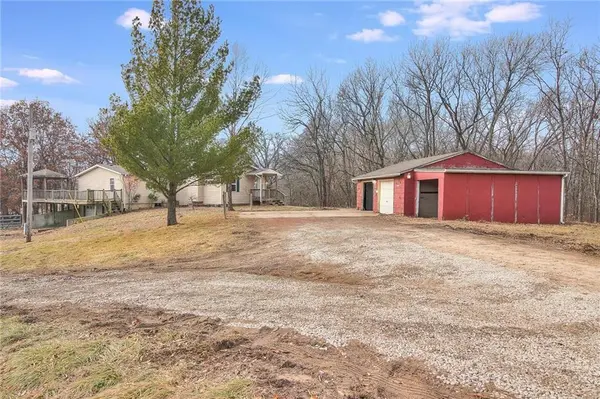10908 S Outer Belt RD,  Lone Jack,  MO 64070