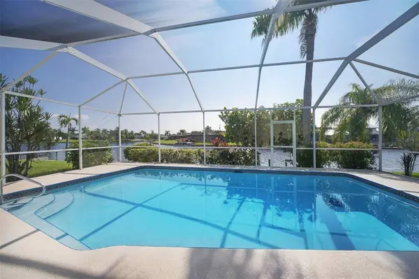 519 SE 20TH CT, Cape Coral, FL 33990