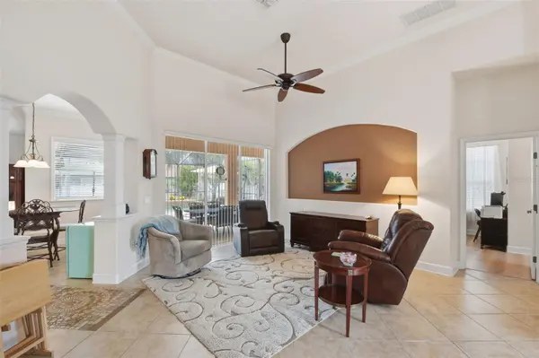 114 VIOLA DR, Auburndale, FL 33823