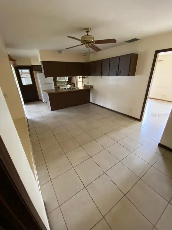 1021 GREENBRIAR DR, Brandon, FL 33511