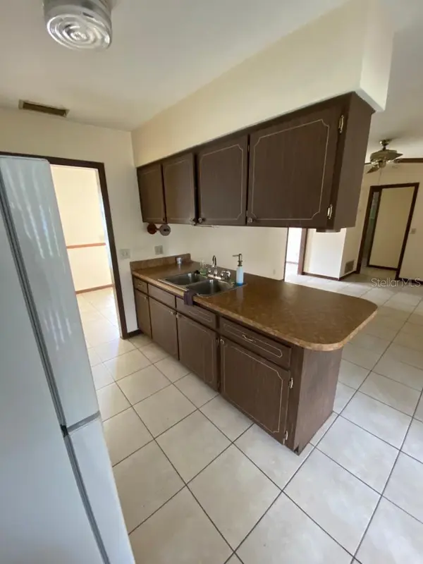 1021 GREENBRIAR DR, Brandon, FL 33511