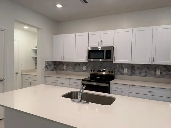 36206 OBSIDIAN LN, Zephyrhills, FL 33541