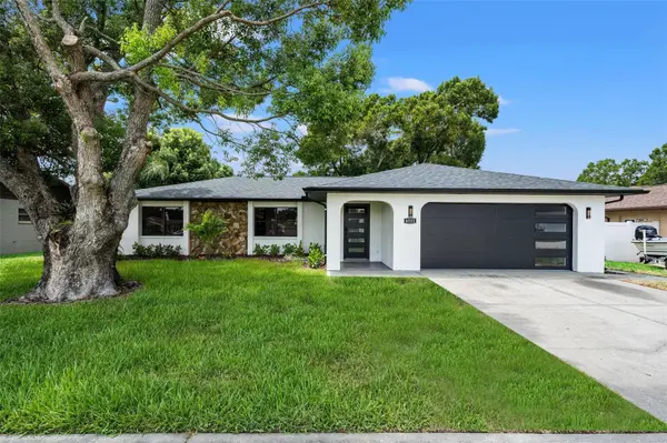 6111 18TH ST, Zephyrhills, FL 33542