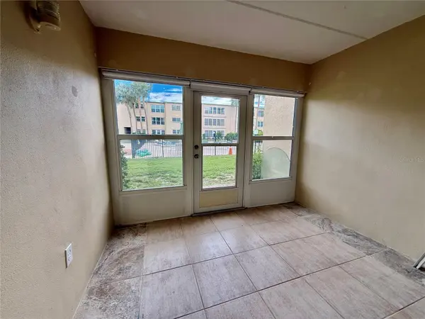 11700 PARK BLVD #106, Seminole, FL 33772