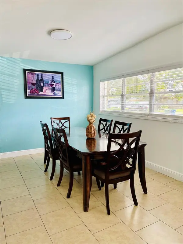 2307 W HAMILTON AVE, Tampa, FL 33604