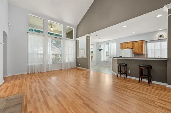 2405 Moon Dance Court, Arlington, TX 76001