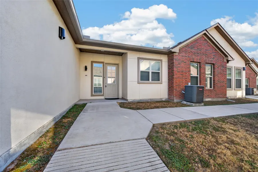 2400 Louis Henna BLVD #209, Round Rock, TX 78664