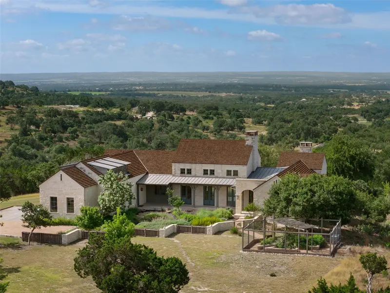 1691 Cool Water Ranch RD, Fredericksburg, TX 78624