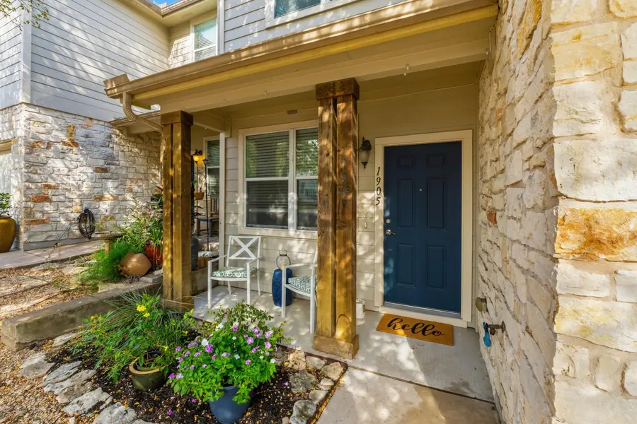 512 Eberhart LN #1905, Austin, TX 78745