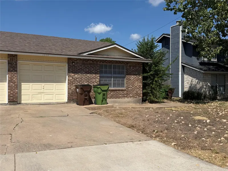 1004 Ridgemont ST, Round Rock, TX 78664