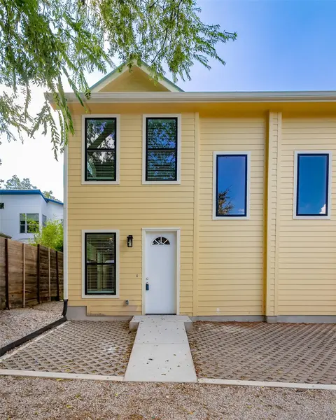 1012 W Milton ST #B, Austin, TX 78704