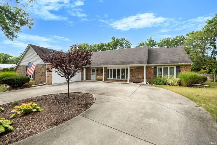 15669 Hearthstone DR, Mishawaka, IN 46545