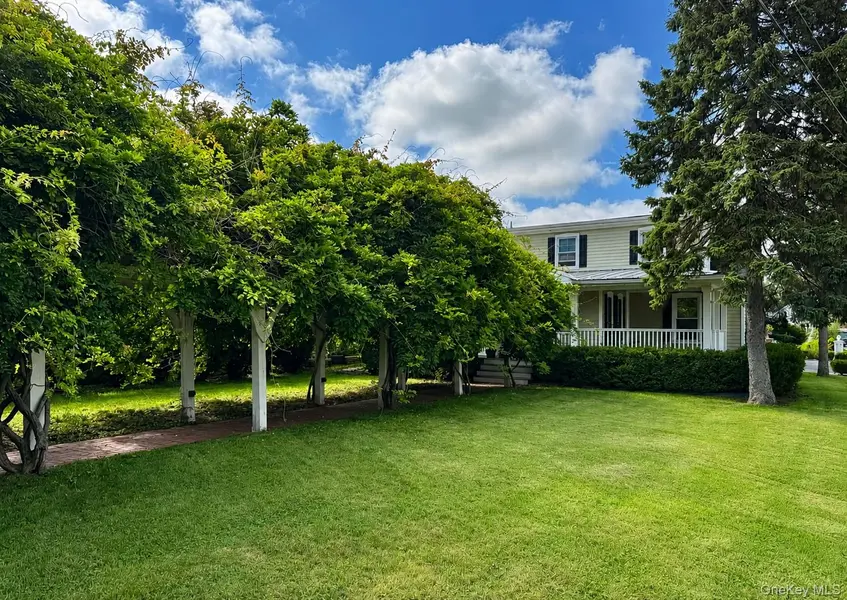 15 Esopus AVE, Kingston, NY 12401
