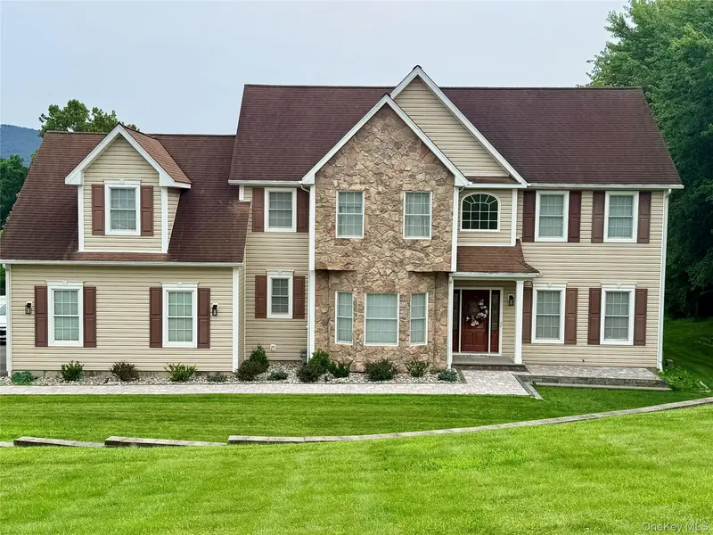49 Harrisons TRL, Hopewell Junction, NY 12533