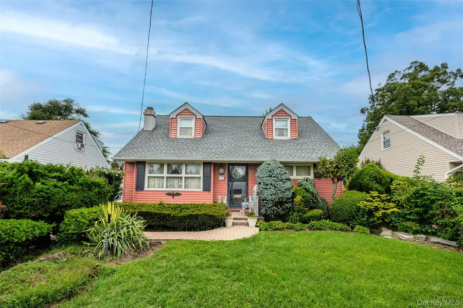 822 Peninsula BLVD, Woodmere, NY 11598