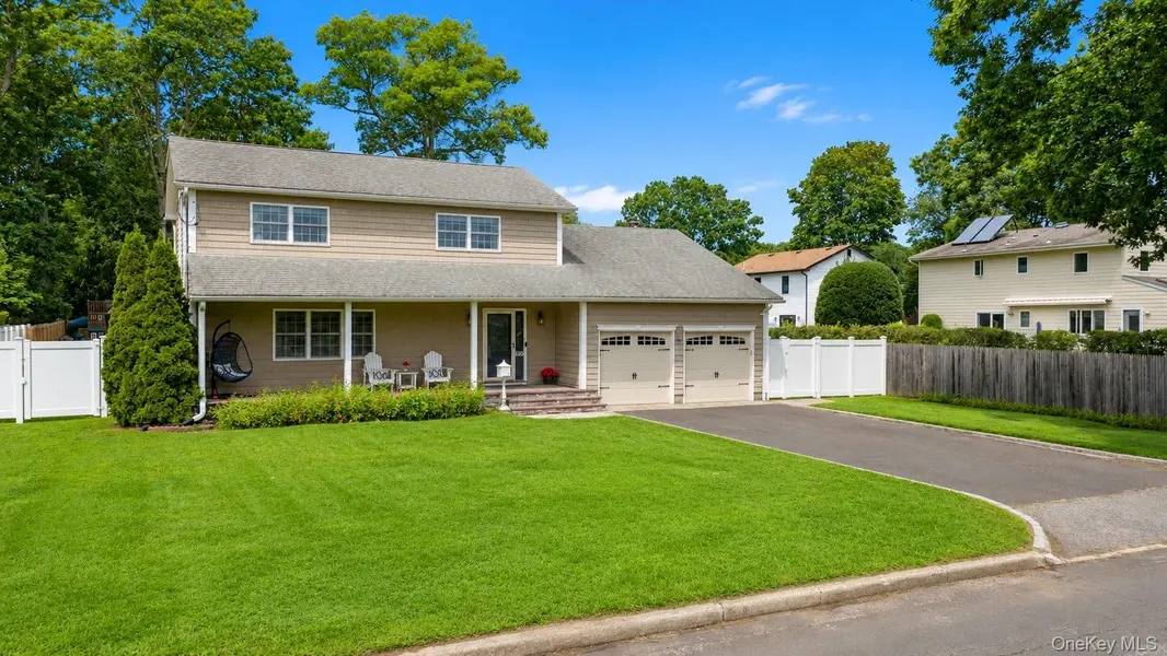 282 6th AVE, Saint James, NY 11780