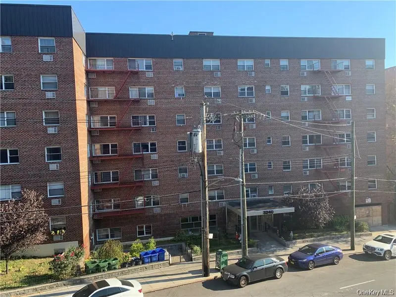 3240 Riverdale AVE #3J, Bronx, NY 10463