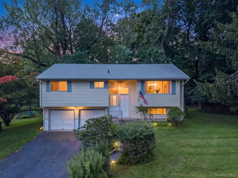 8 Madeline TER, Spring Valley, NY 10977